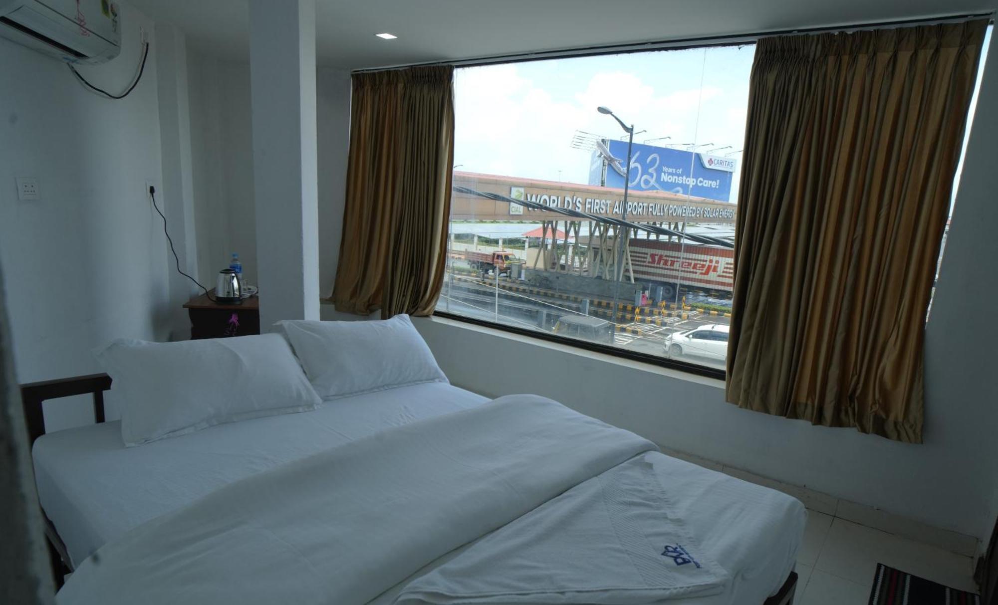 尼杜巴塞莱 Port View Residency Pvr酒店 外观 照片